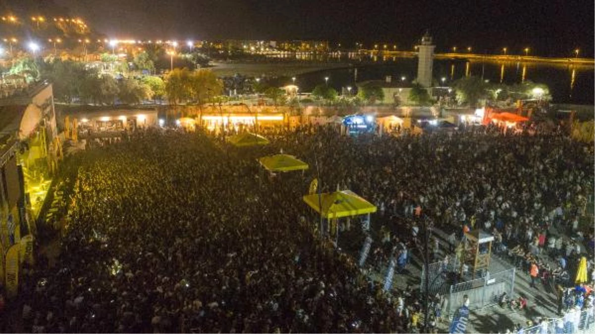 Karadeniz\'in En Büyük Gençlik Festivali Samsun\'da Başladı