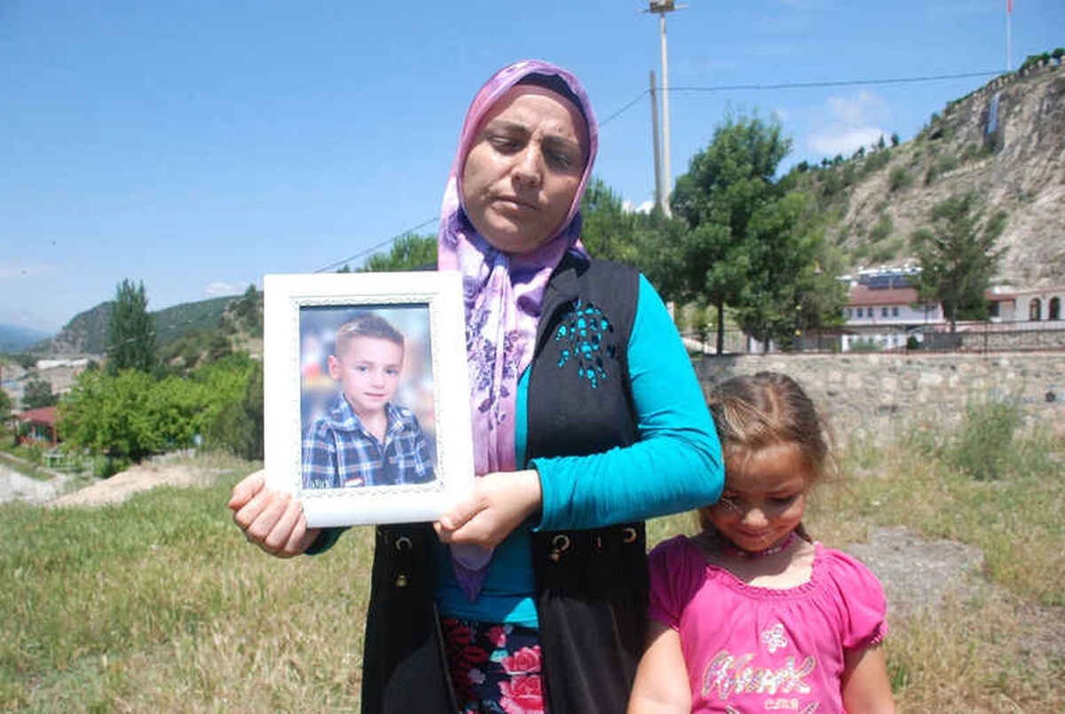 Kayıp Çocuklarından Gelecek Haberi Bekliyorlar