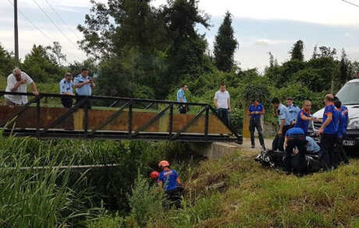 Kızdığı Motosikletini Dereye Attı, Jandarma ve Afad Seferber Oldu