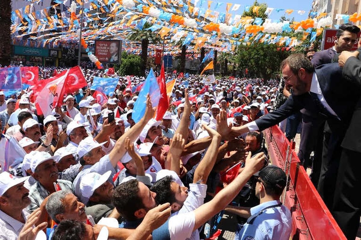 Mahir Ünal: "Terörden Emir Alanlar Milletin Yanında Olur Mu"