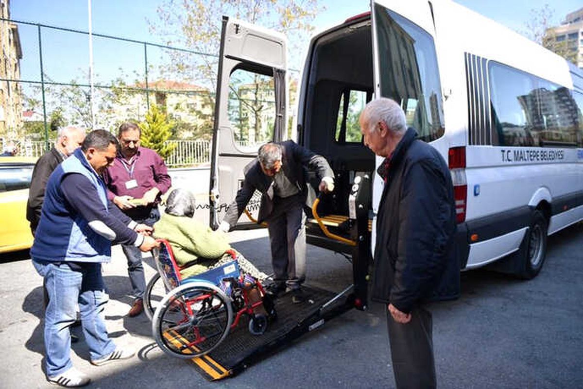 Maltepe\'de Engelliler Sandıklara Ücretsiz Taşınacak