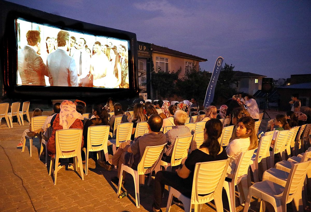 Mudanya\'da Açık Havada Sinema Keyfi Başladı