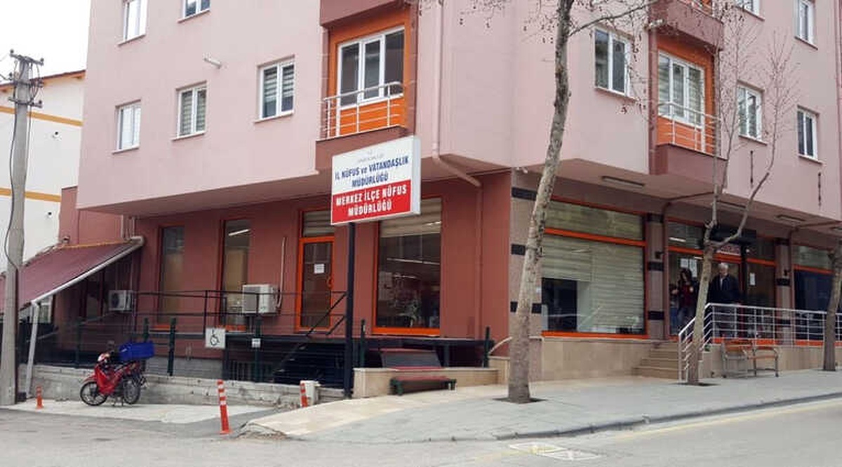Nüfus Müdürlüğü\'nün \'Geçici Kimlik Belgesi\' Mesaisi