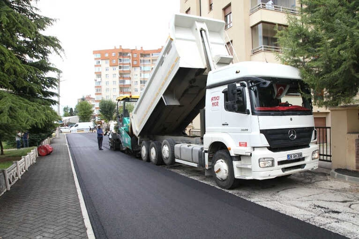 Odunpazarı\'nda Asfalt ve Tretuvar Çalışması