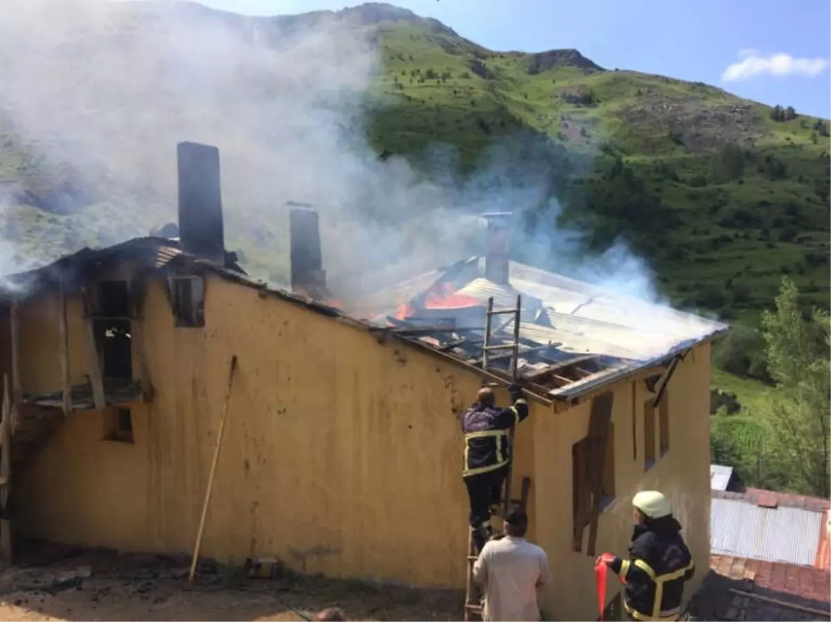 Olucak Köyünde Yangın