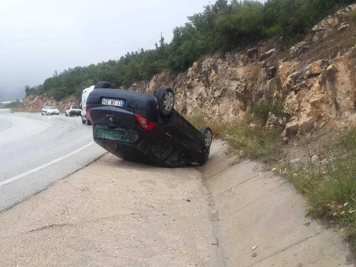 Otomobil Takla Attı: 5 Yaralı