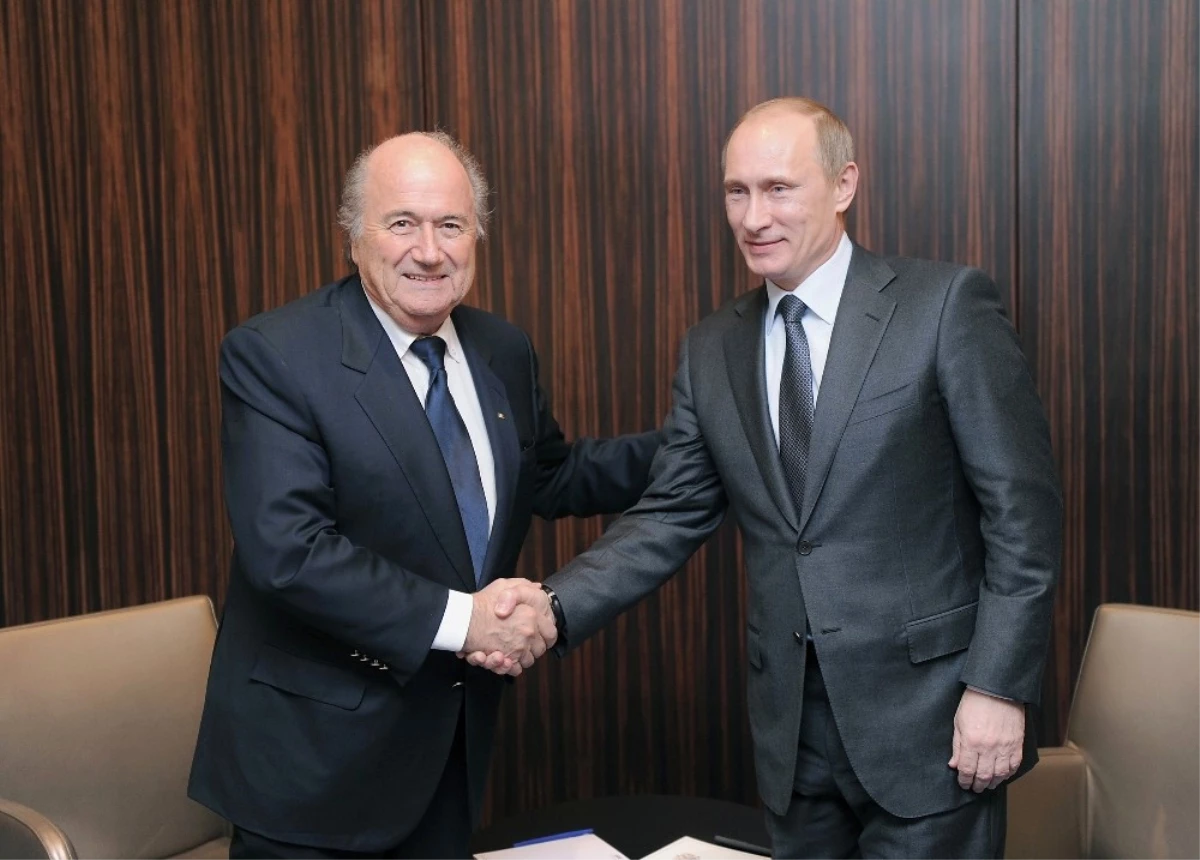 Putin, FIFA Eski Başkanı Blatter ile Görüştü