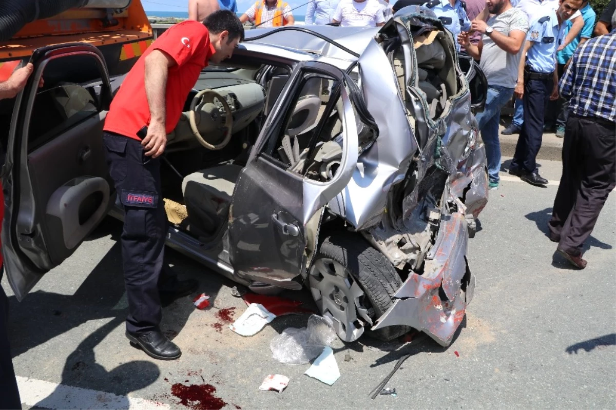 Rize\'de Trafik Kazası: 1 Ölü, 1 Yaralı