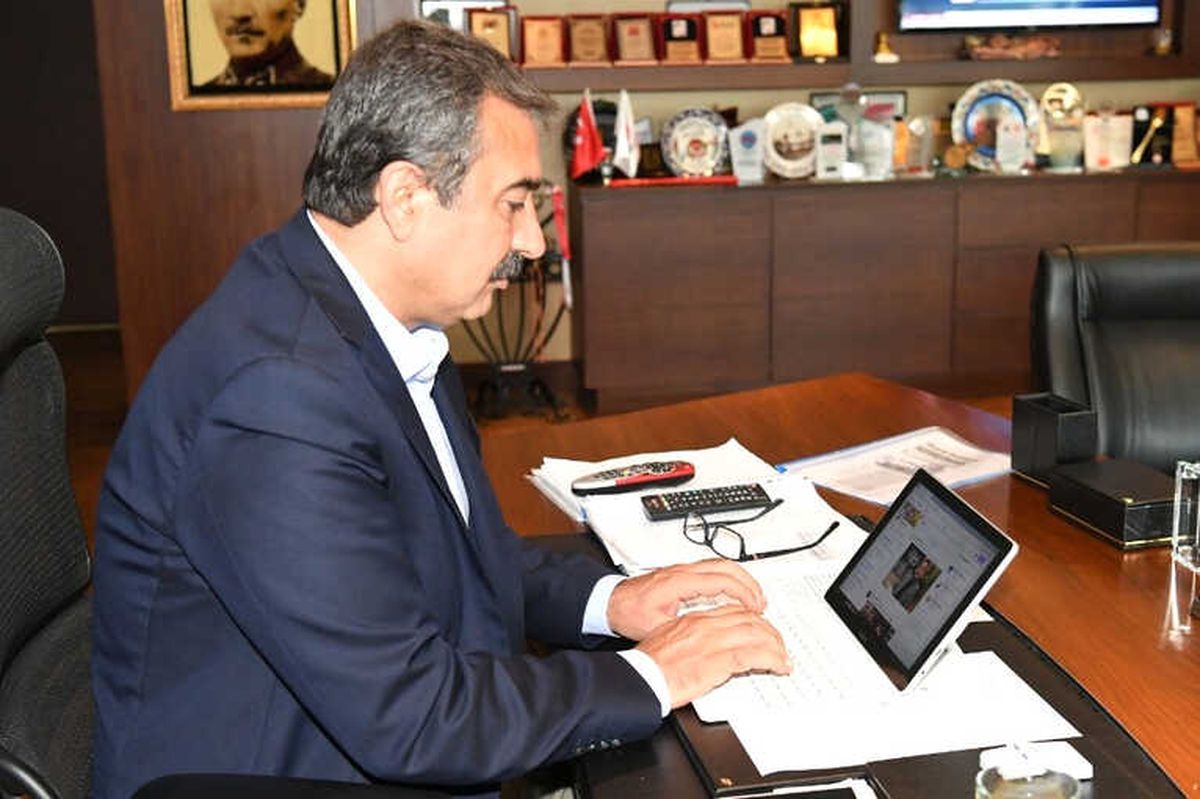 Soner Çetin, Sosyal Medyada Soruları Yanıtlıyor