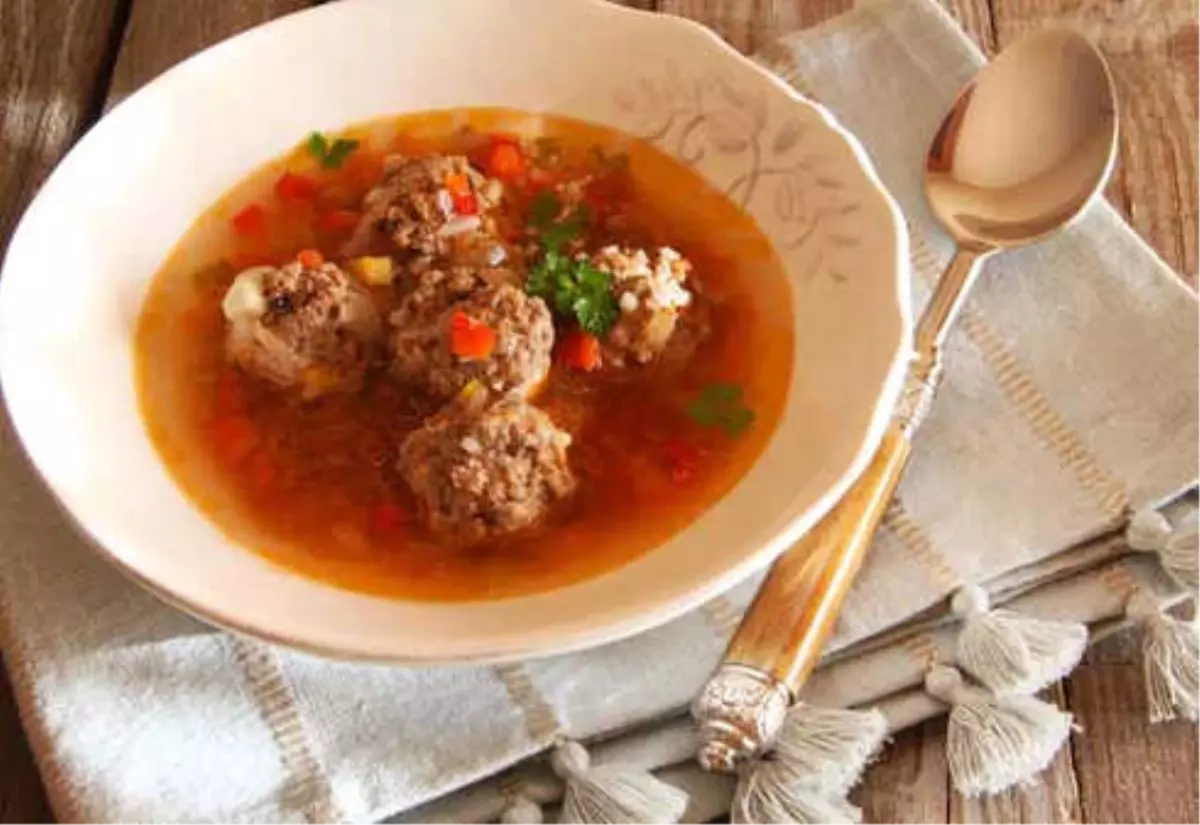 Sulu Köfte Çorbası Tarifi