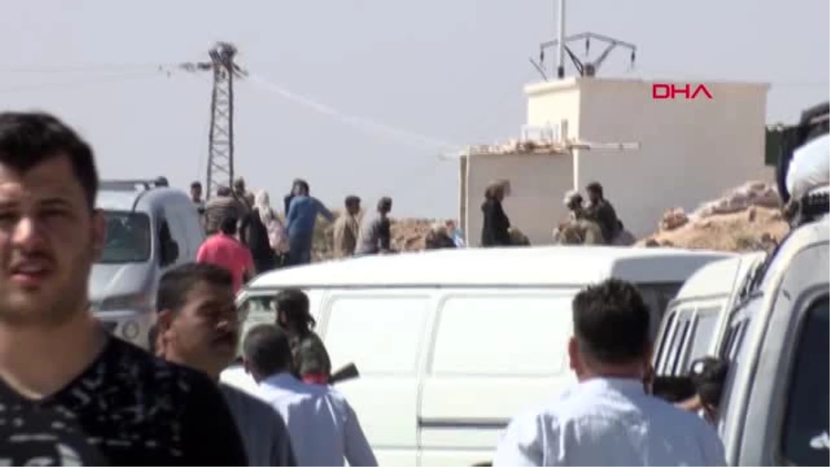Suriye TSK Birlikleri Menbiç Sınırında Devriyede, Cerablus\'ta Bombalı Saldırı Alarmı Özel Yeniden