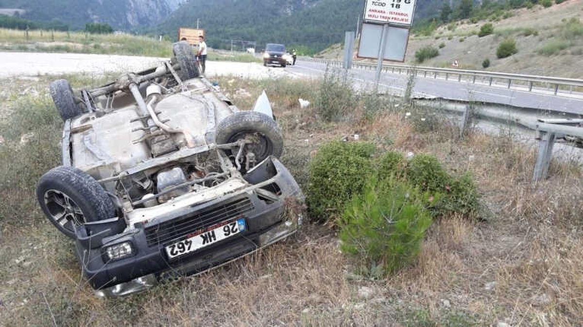 Takla Atan Otomobilden Sürücüsü Burnu Bile Kanamadan Kurtuldu