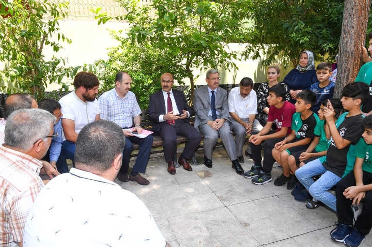 Vali Mahmut Demirtaş, Sporcu Çocuklar ve Aileleriyle Bir Araya Geldi