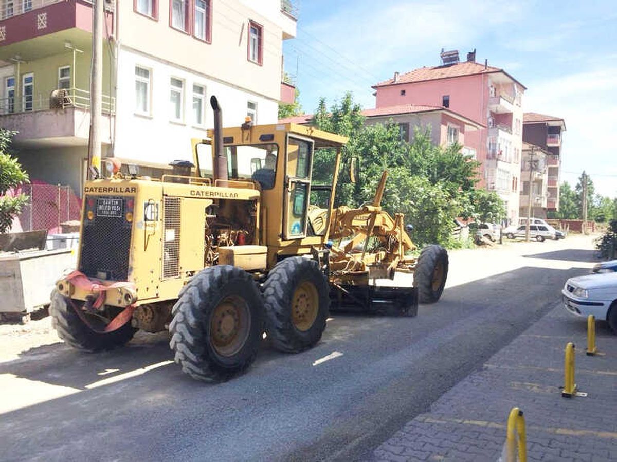 Yollar Bakımdan Geçiyor