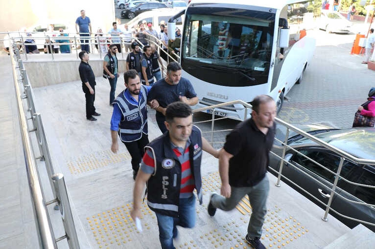 Zonguldak\'ta Fetö Operasyonu: 11 Şüpheli Adliyeye Sevk Edildi