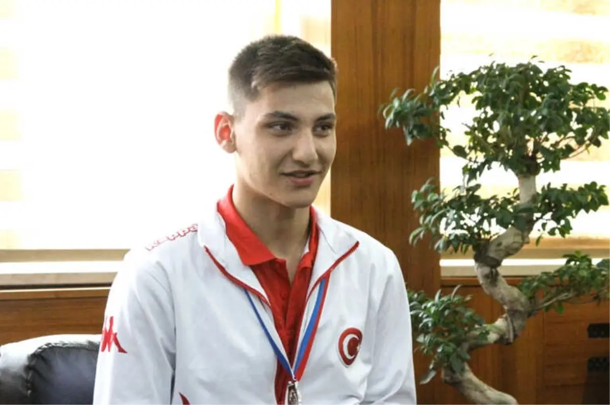 16 Yaşında Dünya İkincisi Oldu