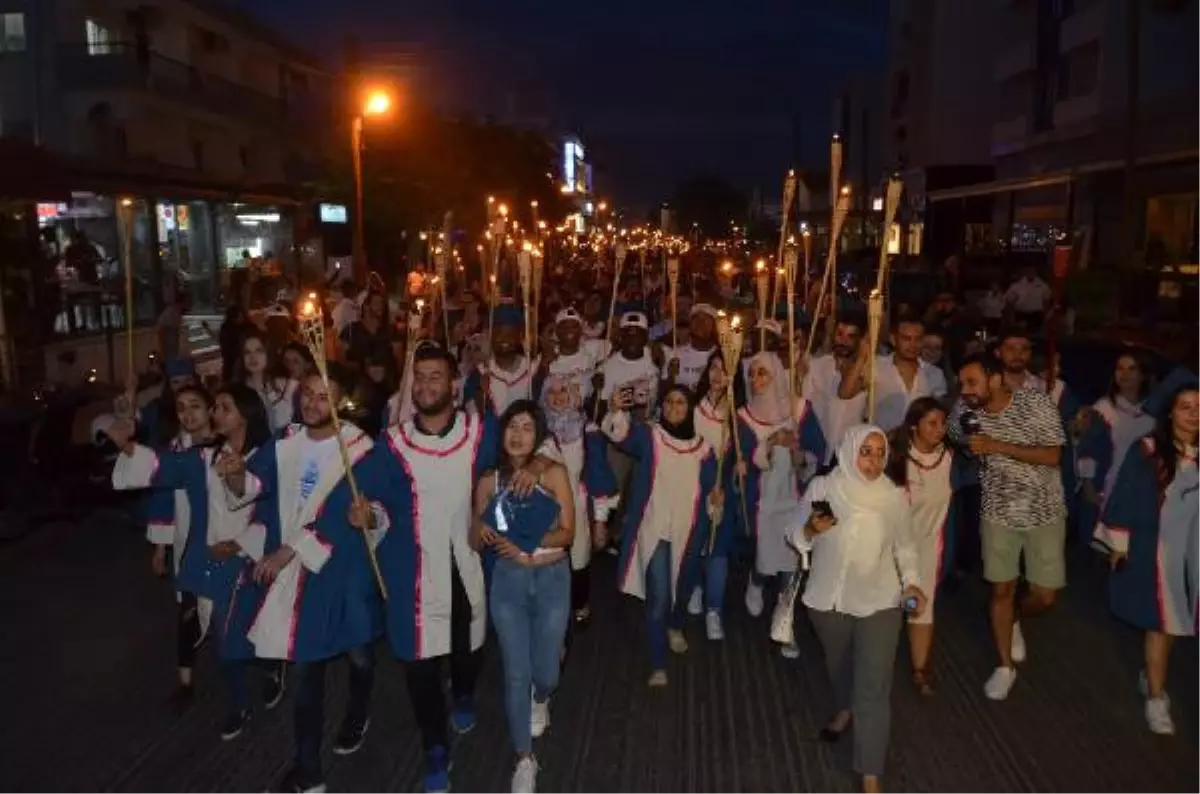 2 Bin 800 Yeni Mezundan Fener Alaylı Veda