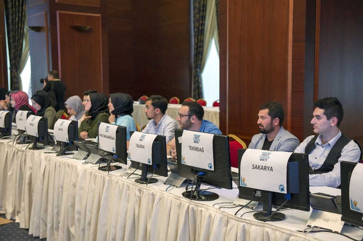 Ak Parti, Türkiye\'de Sonuç Alım Sistemi Merkezleri Kurdu