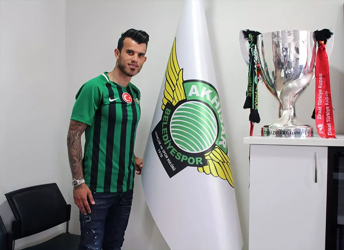 Akhisarspor, Güray Vural\'ı Kadrosuna Kattı