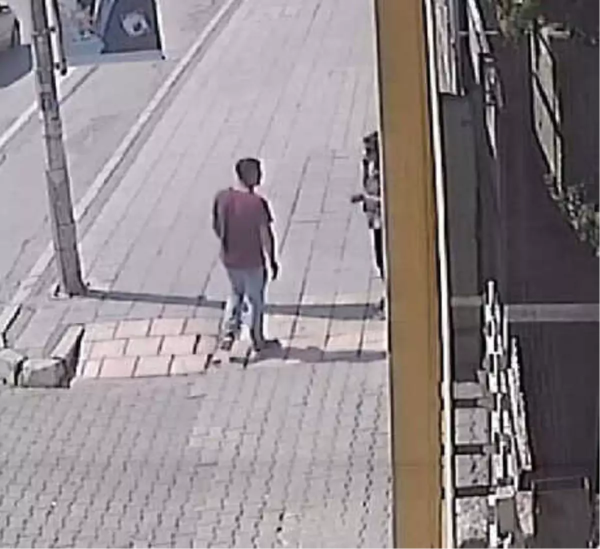 Bakkal Gibi Davranan Polis, Dolandırıcıyı Yakaladı