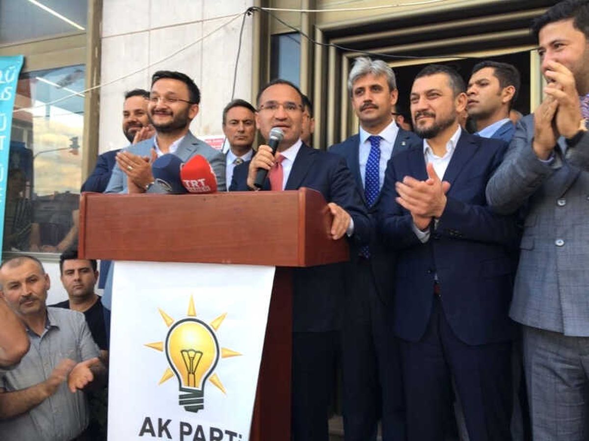 Başbakan Yardımcısı Bozdağ: "İnce, Türkiye\'nin İçinde Bulunduğu Durumu Bilmiyor"