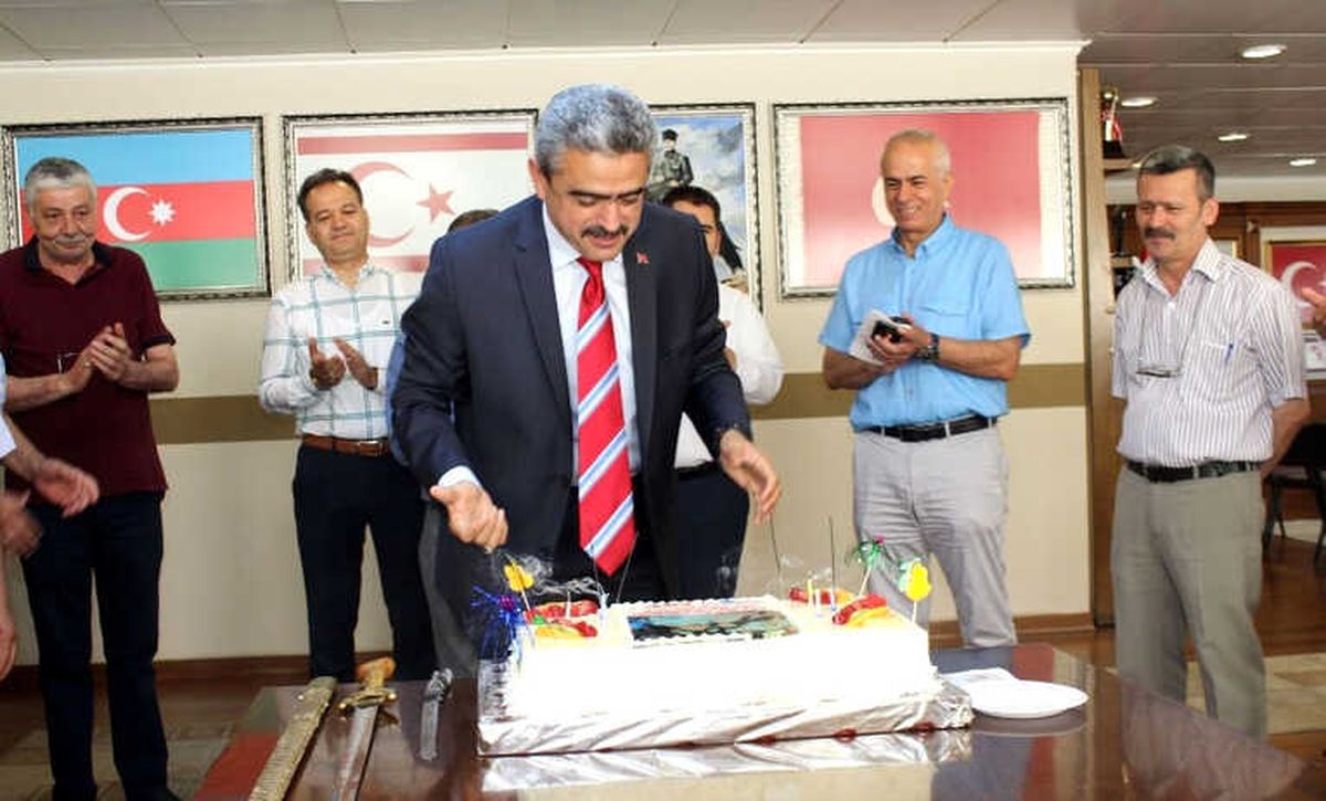 Başkan Alıcık\'a Sürpriz Doğum Günü