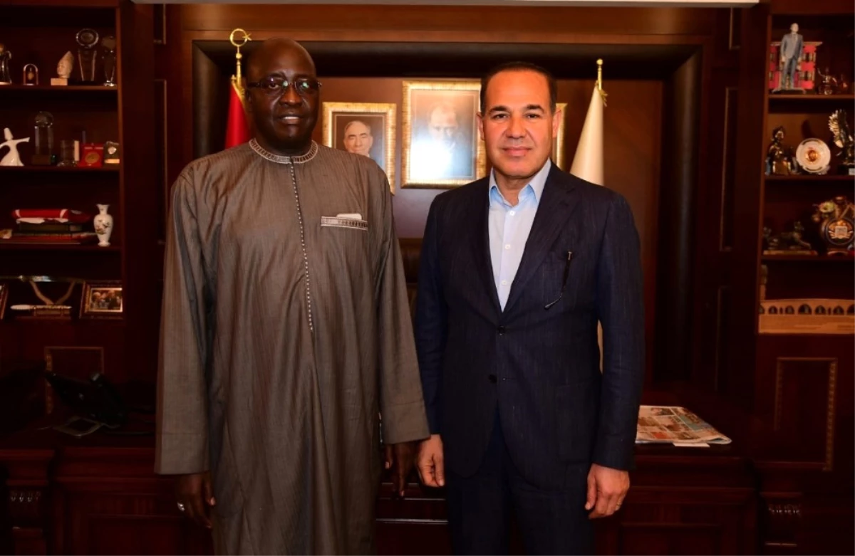 Başkan Sözlü Senegal Büyükelçisi\'ni Ağırladı