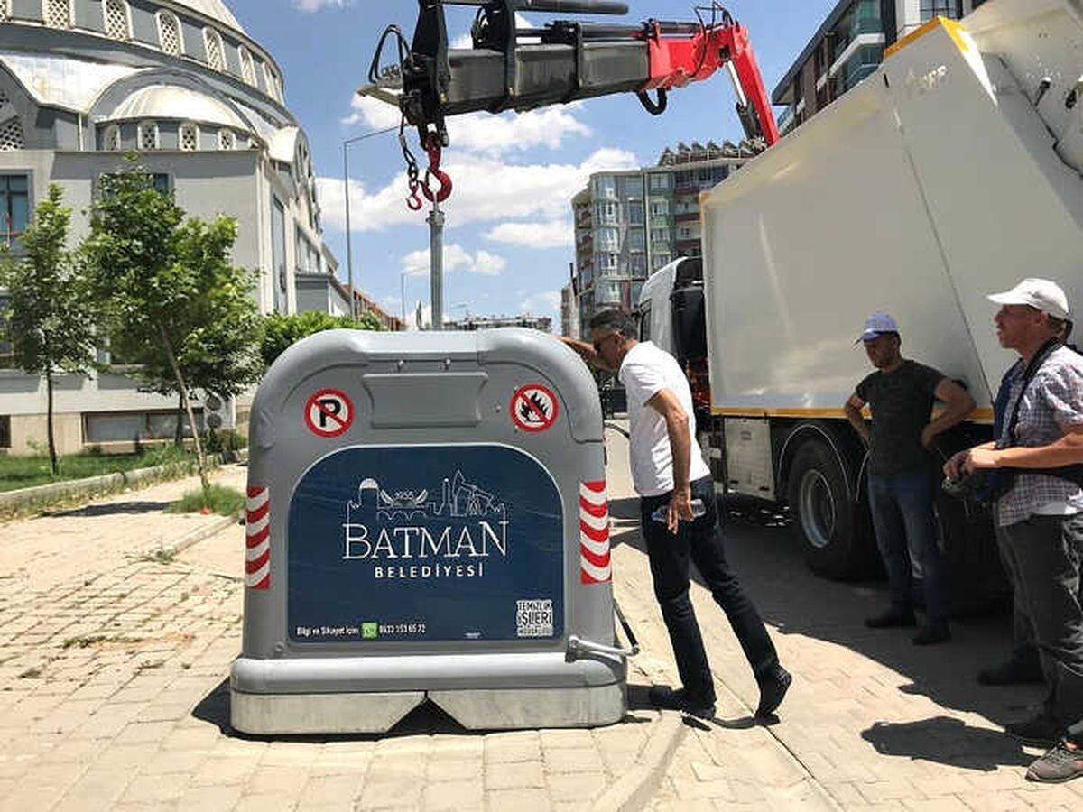 Batman\'a Modern Çöp Konteynırları