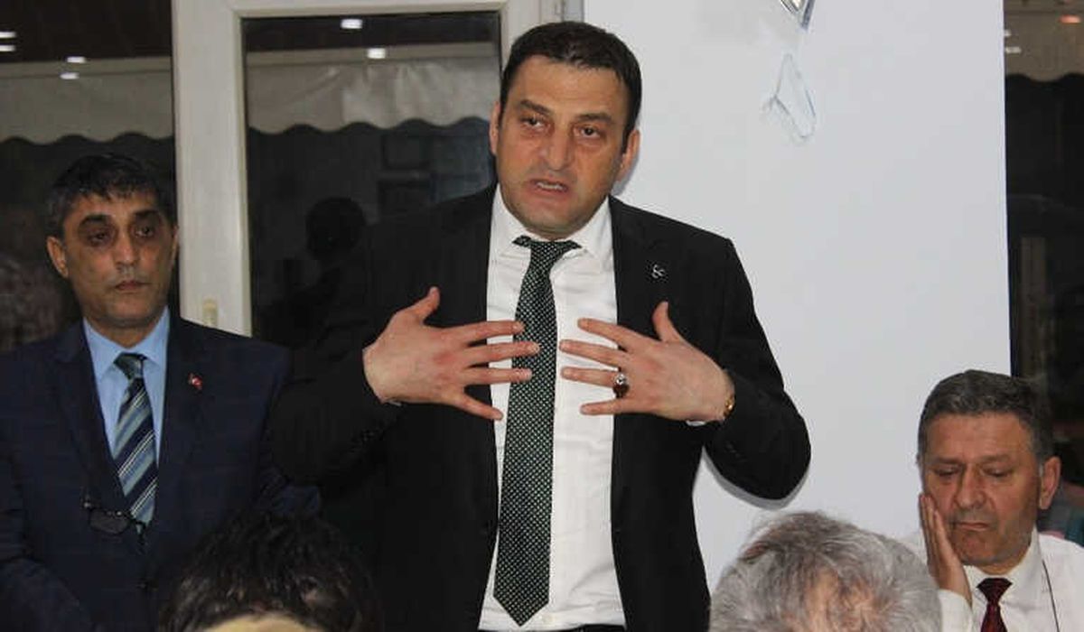 Bursalı Artvinliler MHP\'li Adayı Bağrına Bastı