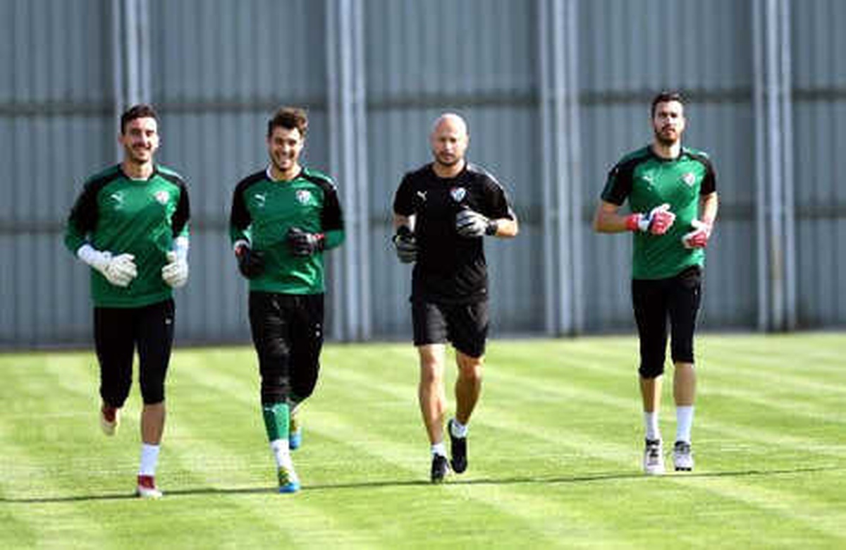 Bursaspor, Yerli ve Milli Kalecilere Sahip Tek Kulüp