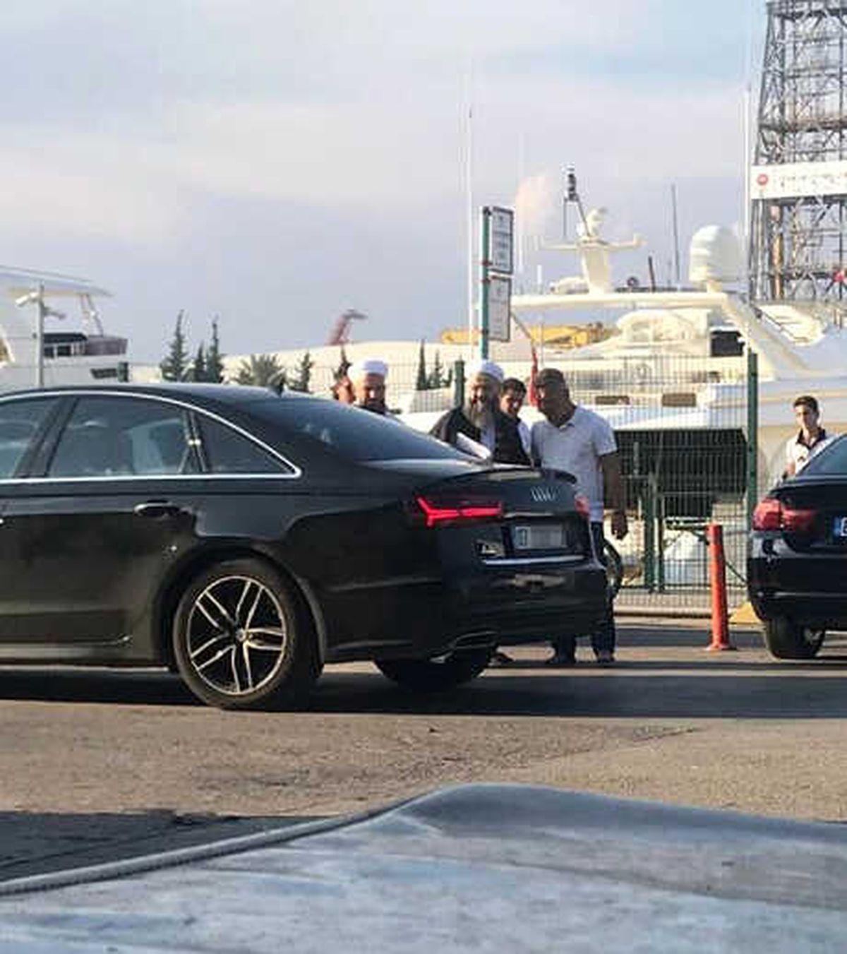 Cübbeli Ahmet\', Antalya\'da Tatilde