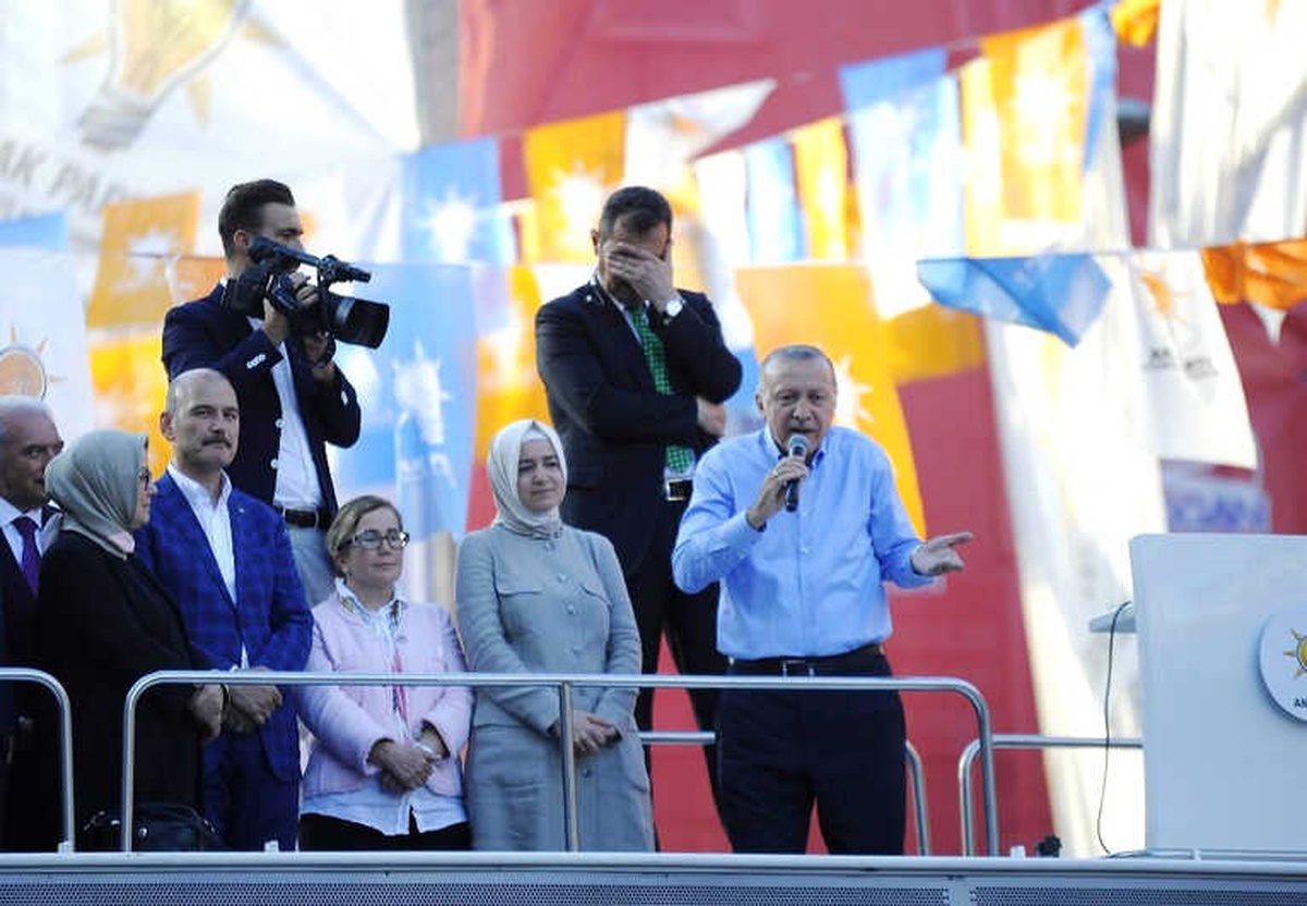 Cumhurbaşkanı Erdoğan: "Erbakan Hoca Mezardan Çıkıp Gelse, İlk Bunları Mezara Gömer"