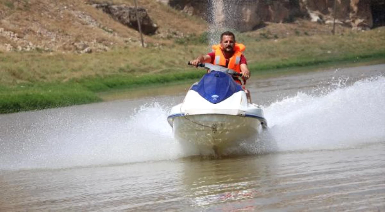 Dicle Nehri\'nde Jet-ski Turu