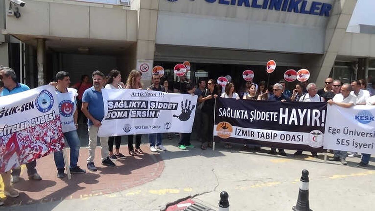 Ege Üniversitesinde Doktorlar İş Bıraktı