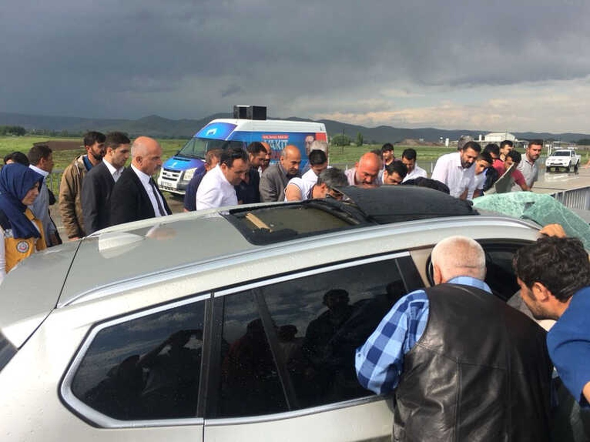 Erzurum\'da Zincirleme Trafik Kazası: 4 Yaralı