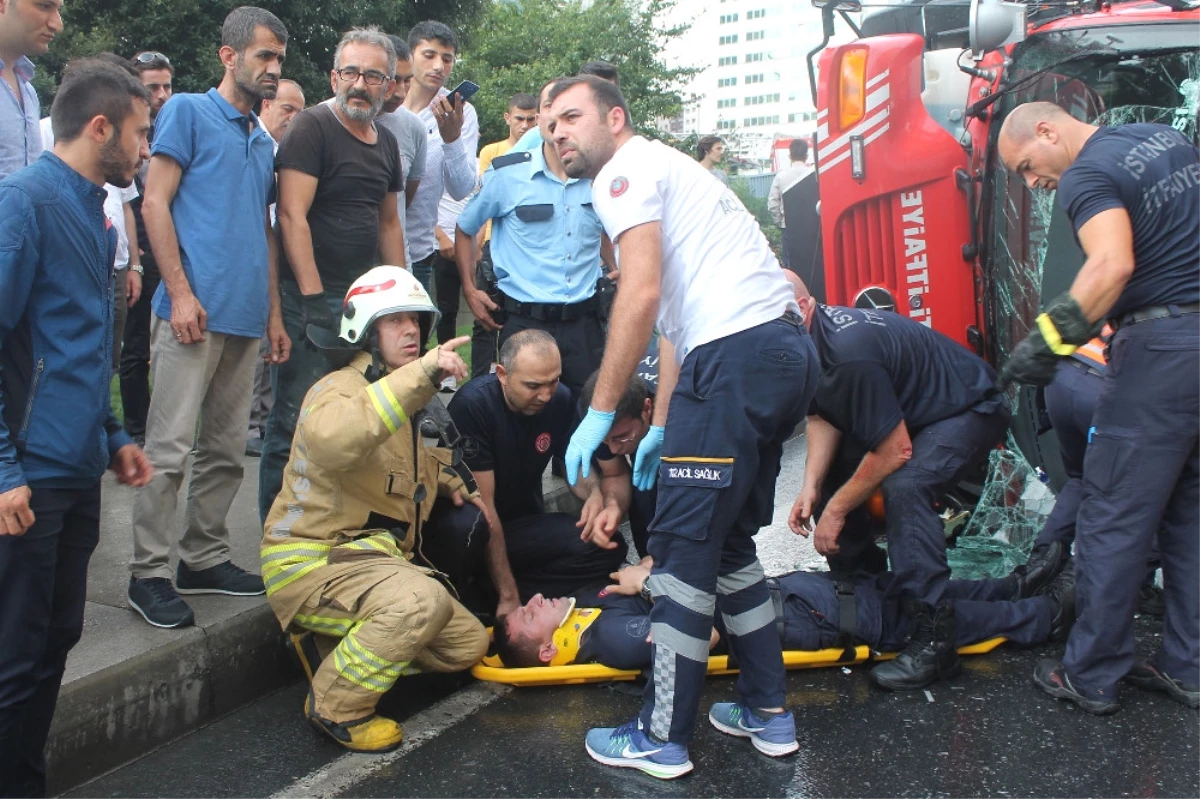 Göreve Giden İtfaiye Aracı Devrildi: 3 Yaralı