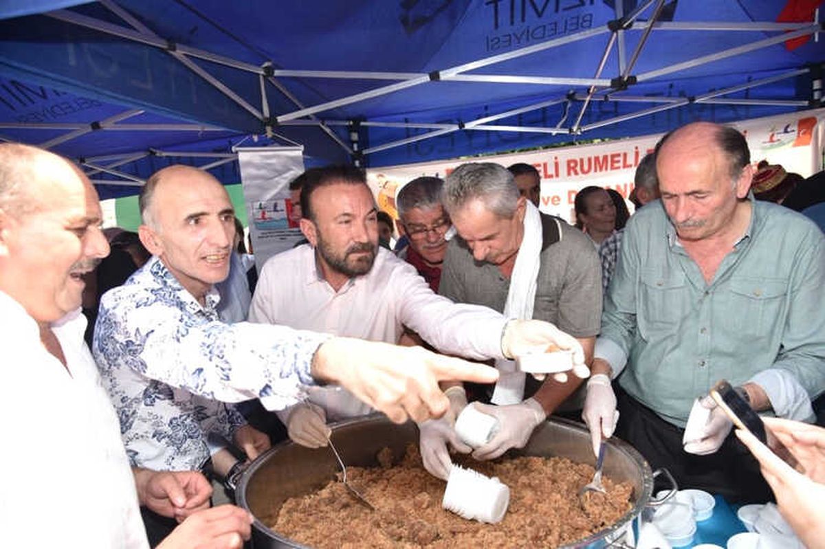 İzmit\'te Helva Şenliğine Büyük İlgi