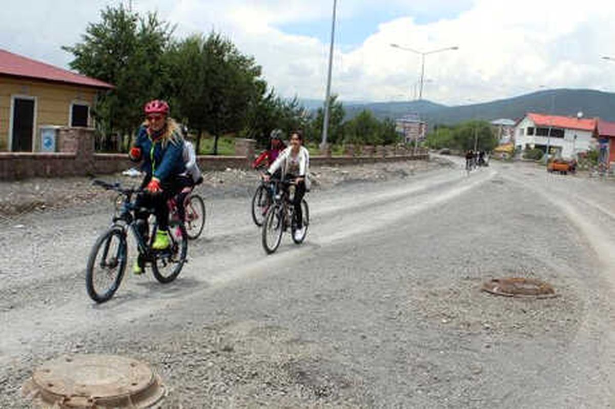 Kadın Bisikletçiler İçin Pedal Çevirdiler