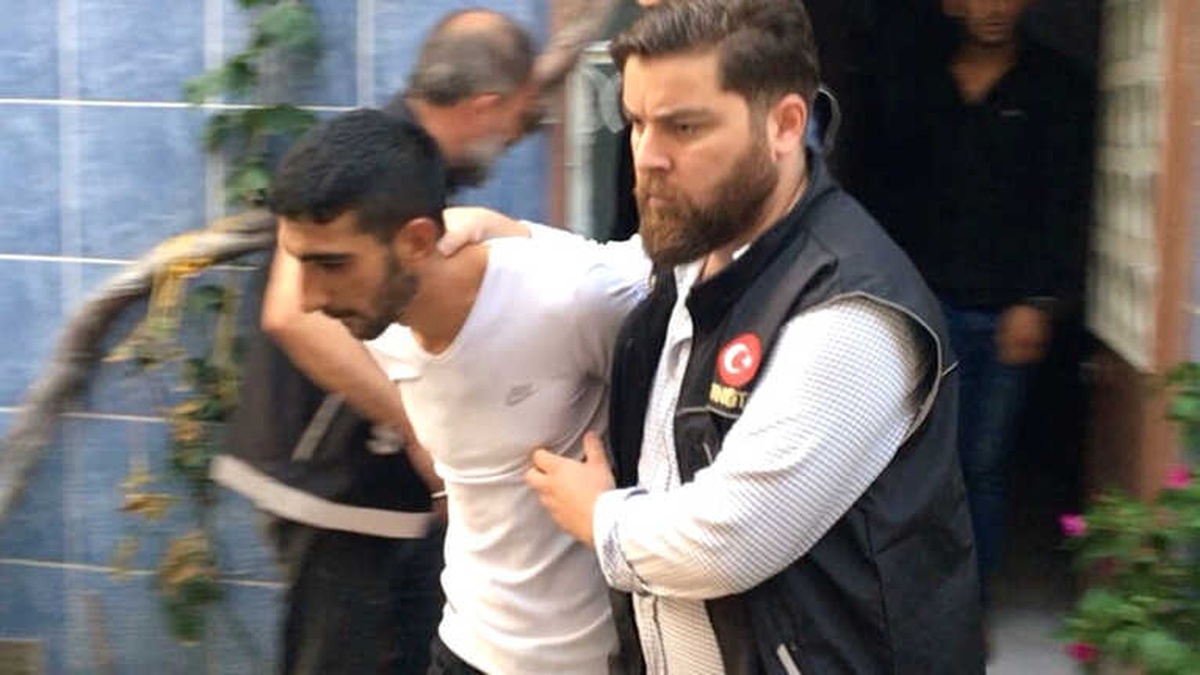 Kiracılarının Zehir Taciri Olduğunu Polis Baskınında Öğrendiler