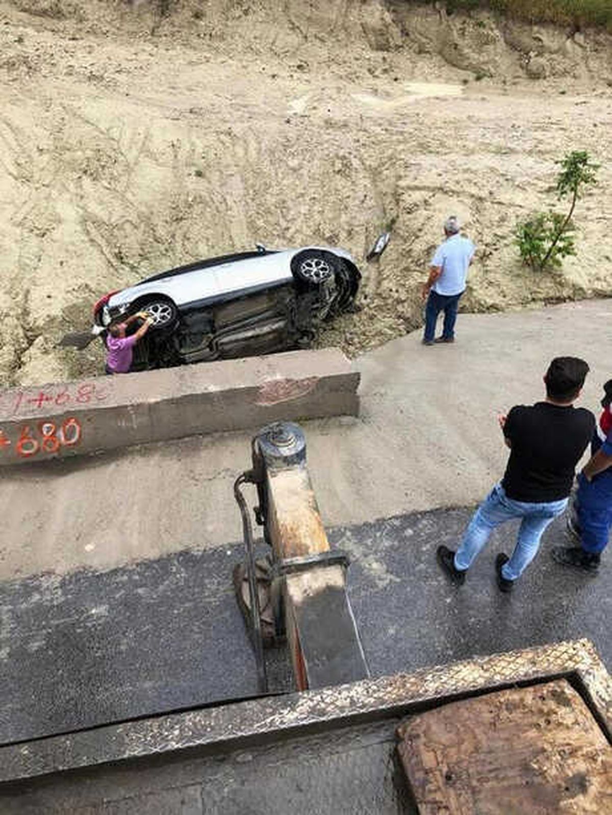 Kütahya\'da Otomobil Şarampole Devrildi: 6 Yaralı