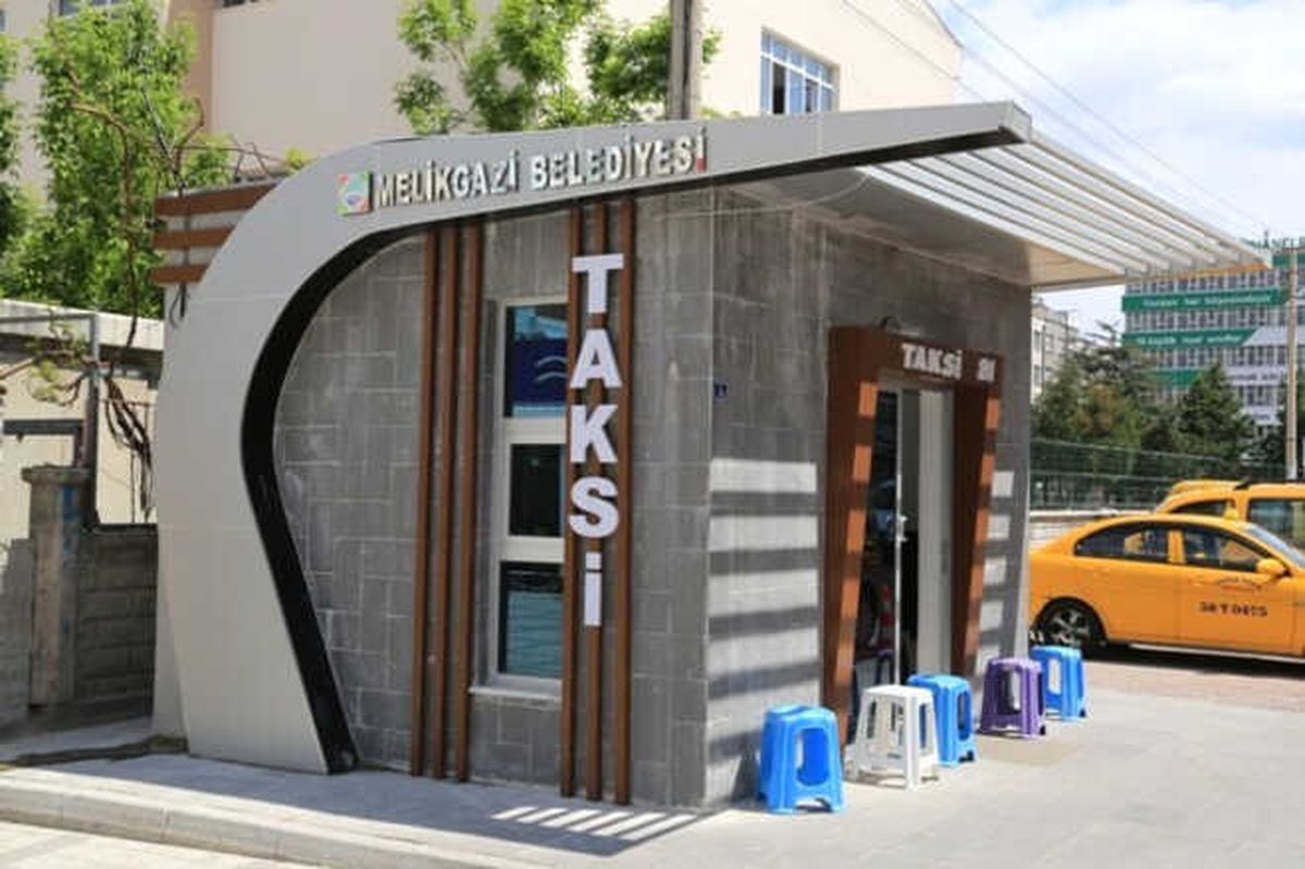 Melikgazi\'de Taksi Durakları İnşaatları Devam Ediyor