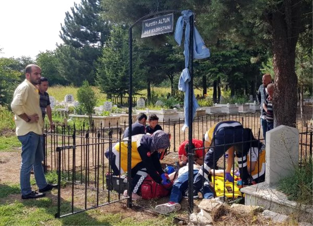 Mezarlık Görevlisinin Dikkati, Kendisini Asan Gencin Hayatını Kurtardı