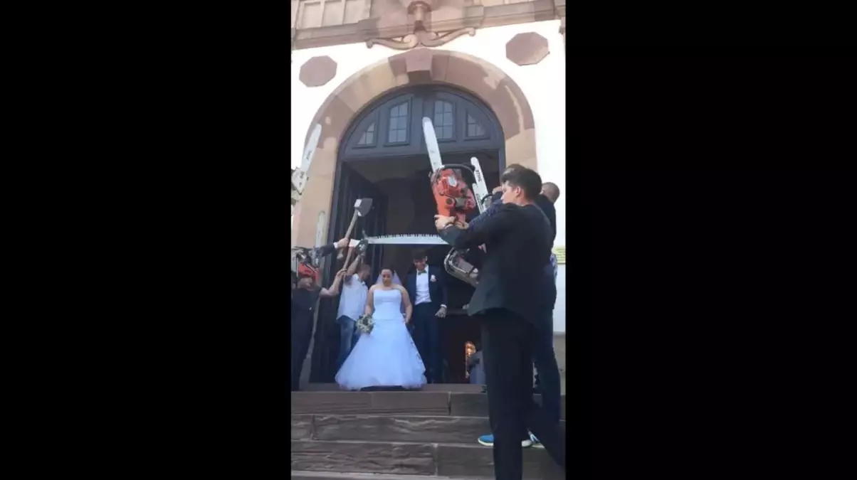 Odunculardan, Arkadaşlarına Büyük Sürpriz