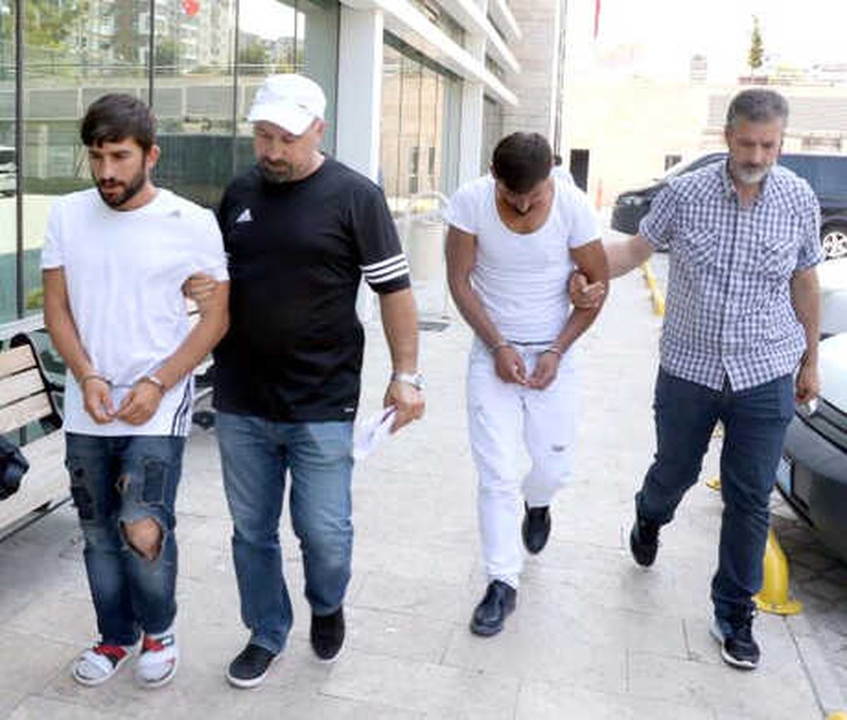 Ölen Gence Uyuşturucu Sattığı İddiasıyla Yargılanan 2 Sanığa Hapis