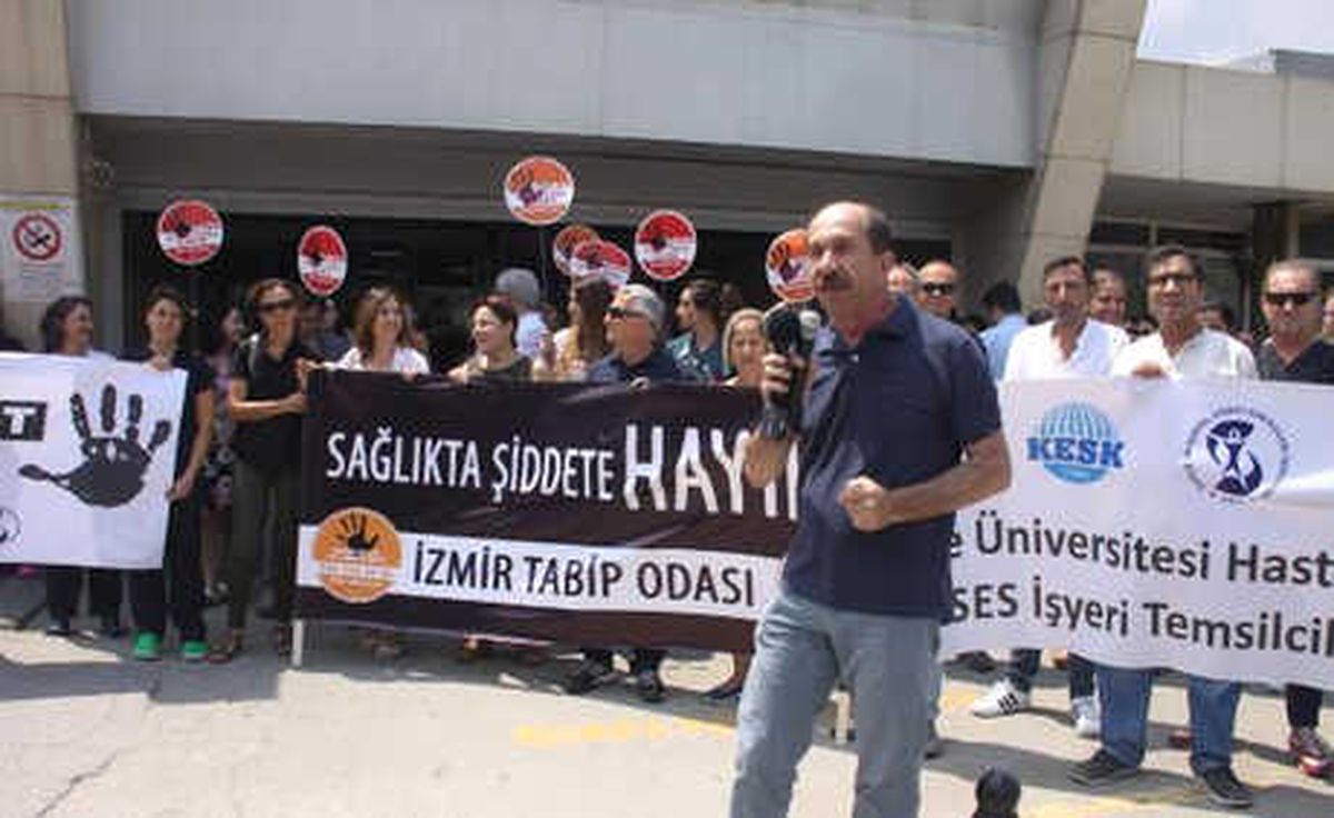 Sağlıkçılar \'Şiddete Hayır\' Dedi