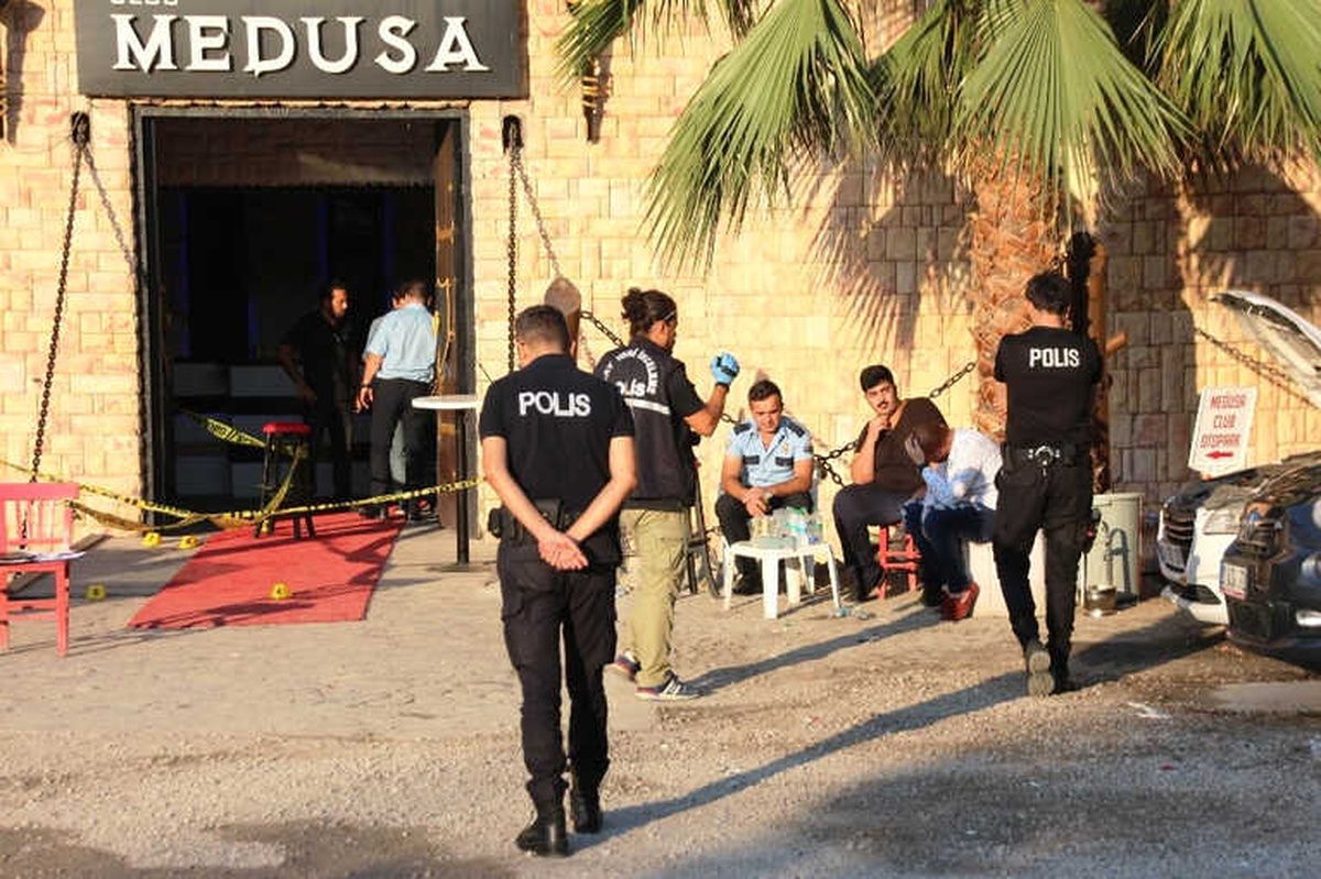 Silahlı Saldırıda Hayatını Kaybeden Şarkıcı Hacer Tülü\'nün İzmir\'de Toprağa Verileceği Belirtildi