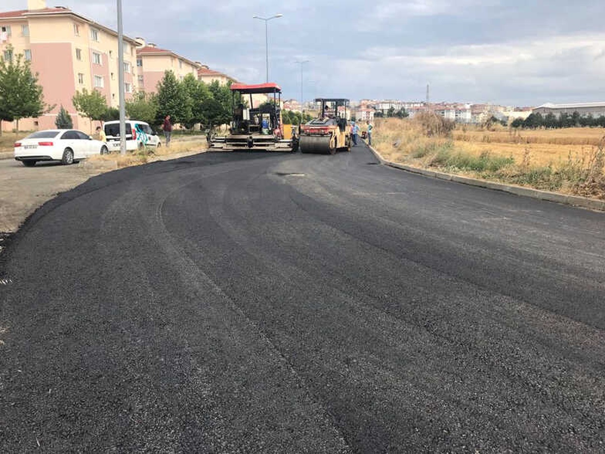 Süleymanpaşa Belediyesi Asfalt Sezonunu Karadeniz Mahallesi İle Açtı