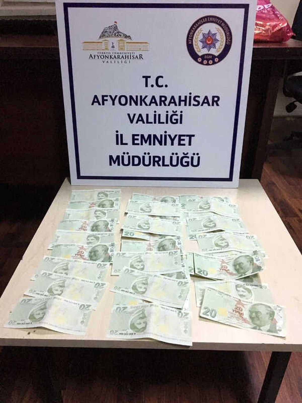 Şüphe Üzerine Durdurulan Araçtan 620 TL Sahte Para Ele Geçirildi