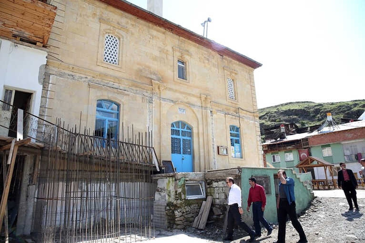 Vali Pehlivan Çamlıkoz Köyü\'nü Ziyaret Etti