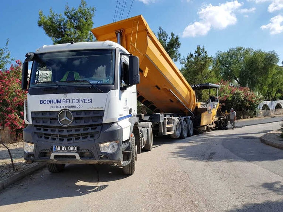 Asfalt Çalışmaları Yarımada Genelinde Devam Ediyor